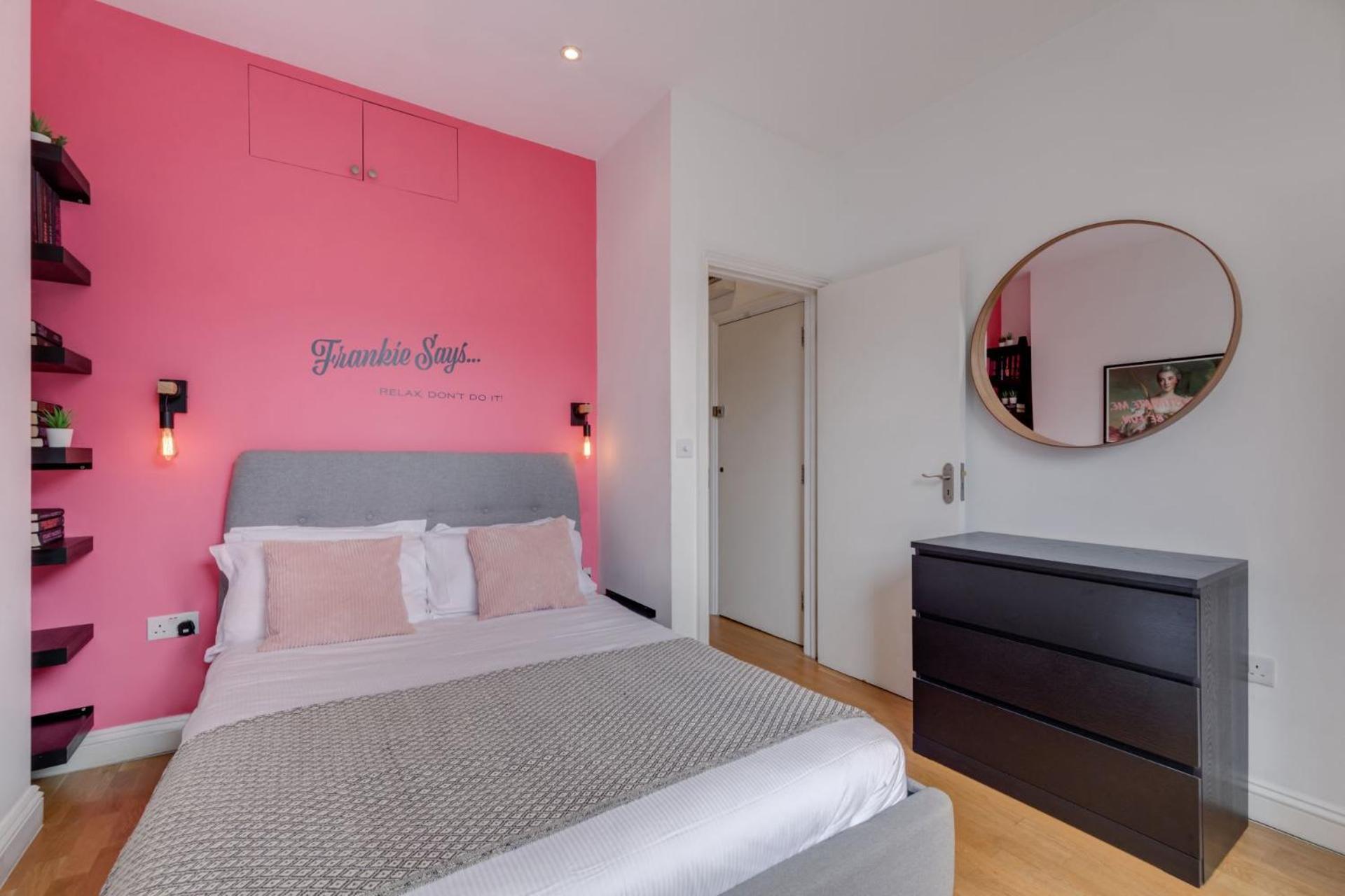 The Lipstick Palace - Fitzrovia - By Frankie Says London Eksteriør billede